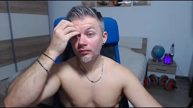 Snapshot of RobbyShawz chatting on September 21, 5:01 am RobbyShawz online show from September 21, 5:01 am