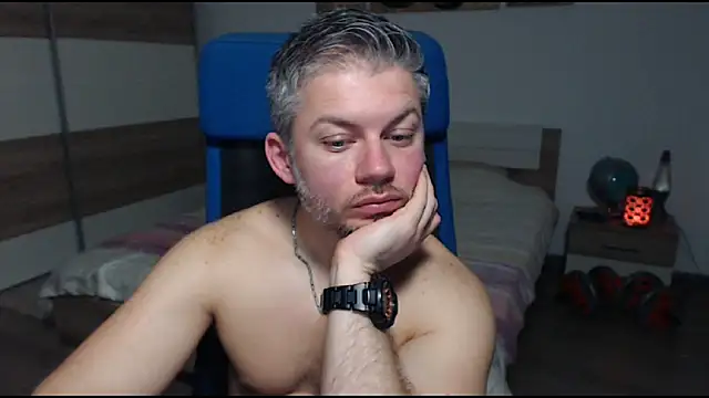 Snapshot of RobbyShawz chatting on March 9, 6:50 am RobbyShawz online show from March 9, 6:50 am