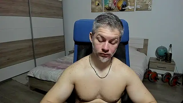 Snapshot of RobbyShawz chatting on February 9, 8:23 am RobbyShawz online show from February 9, 8:23 am