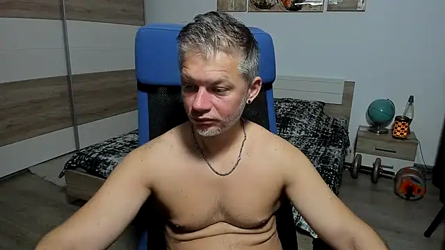 Snapshot of RobbyShawz chatting on July 10, 4:23 am RobbyShawz online show from July 10, 4:23 am