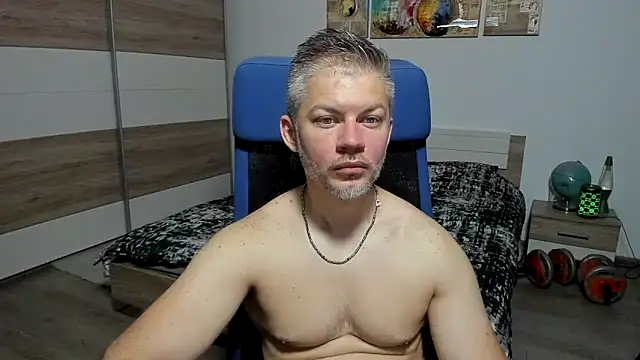 Snapshot of RobbyShawz chatting on June 22, 4:53 am RobbyShawz online show from June 22, 4:53 am