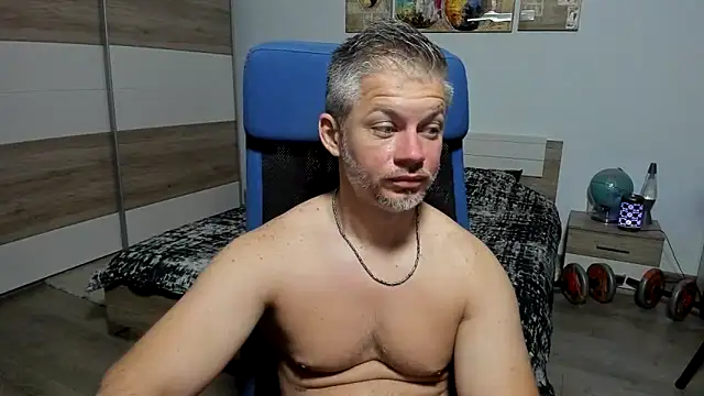 Snapshot of RobbyShawz chatting on June 30, 4:23 am RobbyShawz online show from June 30, 4:23 am
