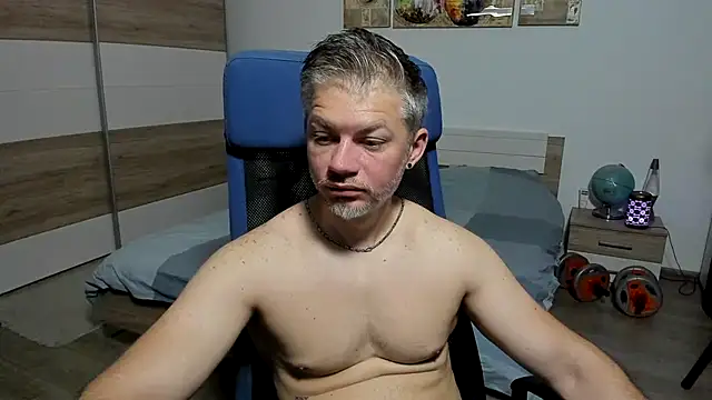 Snapshot of RobbyShawz chatting on June 7, 5:12 am RobbyShawz online show from June 7, 5:12 am