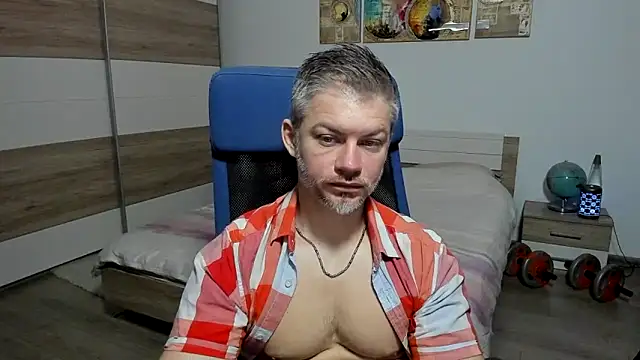 Snapshot of RobbyShawz chatting on February 10, 5:28 am RobbyShawz online show from February 10, 5:28 am