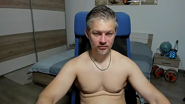 Snapshot of RobbyShawz chatting on June 11, 3:47 am RobbyShawz online show from June 11, 3:47 am