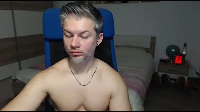 Snapshot of RobbyShawz chatting on February 22, 10:07 am RobbyShawz online show from February 22, 10:07 am