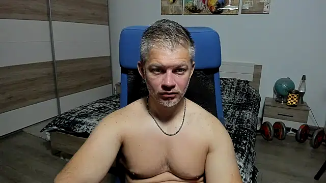 Snapshot of RobbyShawz chatting on June 28, 4:52 am RobbyShawz online show from June 28, 4:52 am