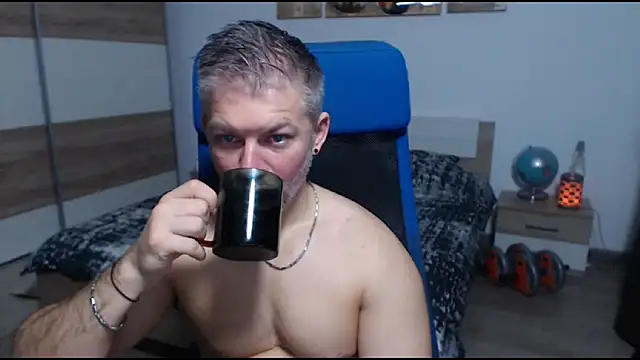 RobbyShawz online show from November 9, 5:44 am