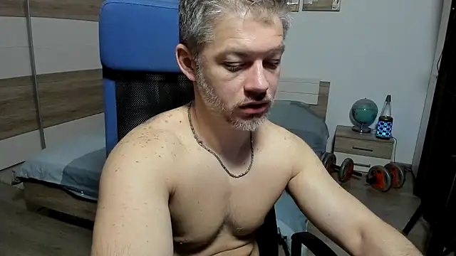 RobbyShawz online show from April 7, 4:03 am