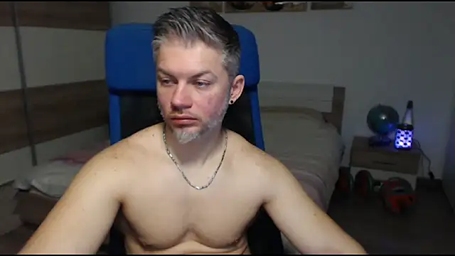 Snapshot of RobbyShawz chatting on February 25, 10:37 am RobbyShawz online show from February 25, 10:37 am