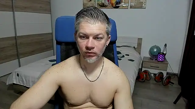 Snapshot of RobbyShawz chatting on February 25, 5:07 am RobbyShawz online show from February 25, 5:07 am