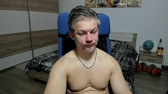 RobbyShawz online show from May 3, 4:28 am