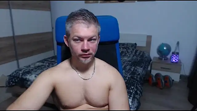 RobbyShawz online show from November 11, 5:46 am