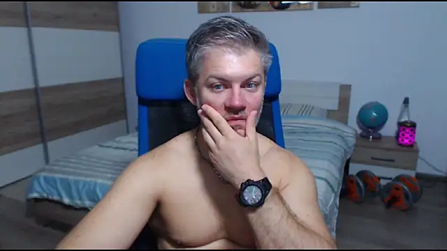 Snapshot of RobbyShawz chatting on September 9, 6:23 am RobbyShawz online show from September 9, 6:23 am