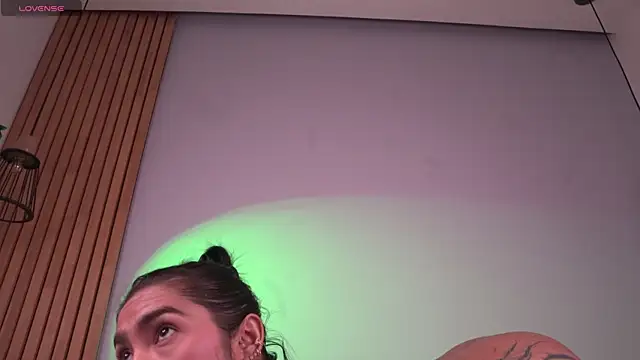 mia-reeves online show from May 18, 6:34 pm