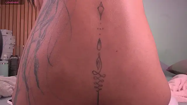 mia-reeves online show from May 13, 6:48 pm