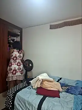 Natashariley1 online show from December 3, 9:28 am