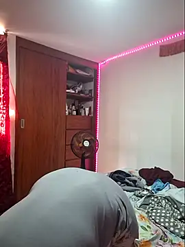 Natashariley1 online show from February 28, 7:56 pm