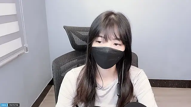 Ayase momo online show from December 8, 9:30 pm