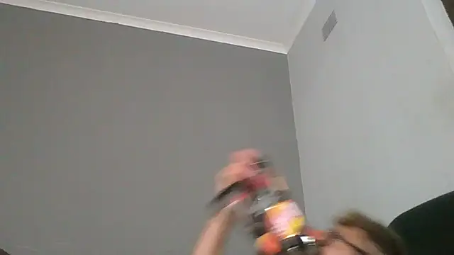 Snapshot of xykenrah@xh chatting on December 26, 8:11 pm xykenrahxh online show from December 26, 8:11 pm