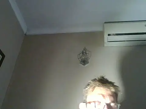 Snapshot of xykenrah@xh chatting on September 8, 8:19 pm xykenrahxh online show from September 8, 8:19 pm