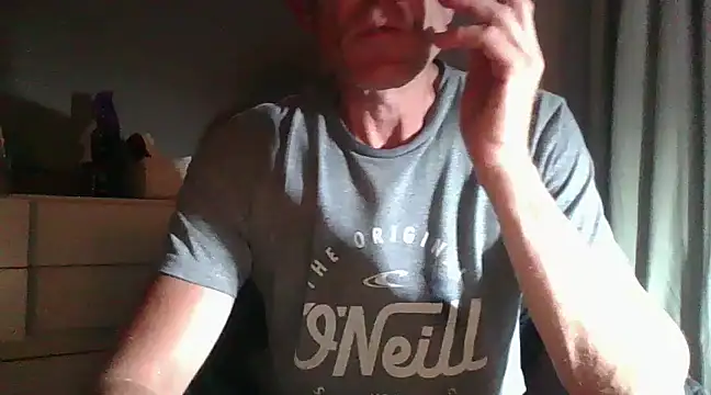 Snapshot of xykenrah@xh chatting on December 28, 8:36 pm xykenrahxh online show from December 28, 8:36 pm