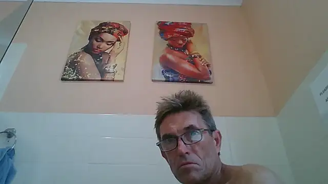 Snapshot of xykenrah@xh chatting on October 10, 6:03 am xykenrahxh online show from October 10, 6:03 am