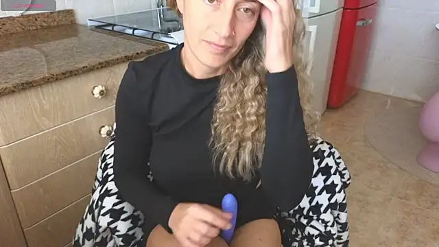 Lunamix online show from March 3, 12:45 pm