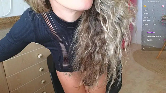 Snapshot of Lunamix chatting on February 13, 11:50 am Lunamix online show from February 13, 11:50 am