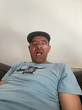 slim1976006 online show from May 1, 2:11 pm