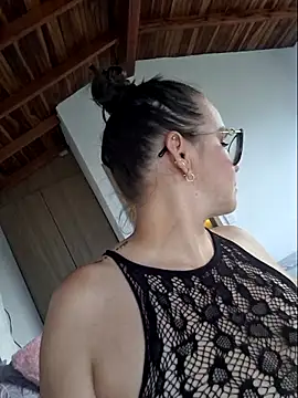 Snapshot of MariaPau_83 chatting on June 5, 6:02 pm MariaPau 83 online show from June 5, 6:02 pm