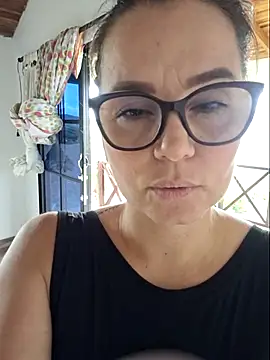 Snapshot of MariaPau_83 chatting on April 30, 5:31 pm MariaPau 83 online show from April 30, 5:31 pm