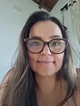 Snapshot of MariaPau_83 chatting on May 7, 5:16 pm MariaPau 83 online show from May 7, 5:16 pm
