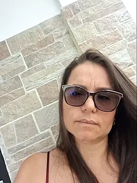 Snapshot of MariaPau_83 chatting on June 3, 4:33 pm MariaPau 83 online show from June 3, 4:33 pm