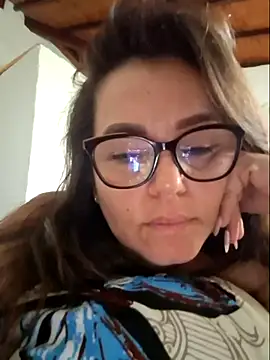Snapshot of MariaPau_83 chatting on May 3, 11:58 am MariaPau 83 online show from May 3, 11:58 am