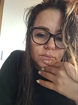 Snapshot of MariaPau_83 chatting on May 29, 4:46 pm MariaPau 83 online show from May 29, 4:46 pm