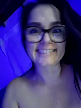 Snapshot of MariaPau_83 chatting on May 27, 1:57 am MariaPau 83 online show from May 27, 1:57 am