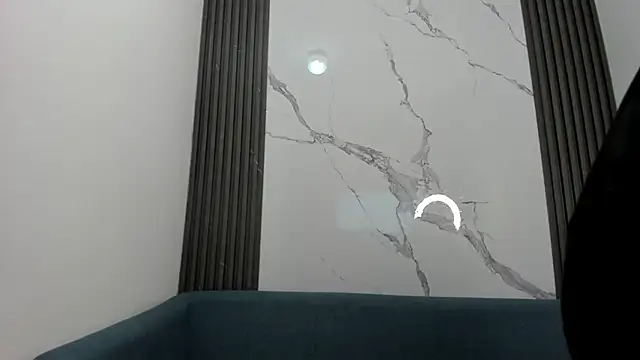 Snapshot of Rianamanson chatting on October 31, 5:15 am Rianamanson online show from October 31, 5:15 am