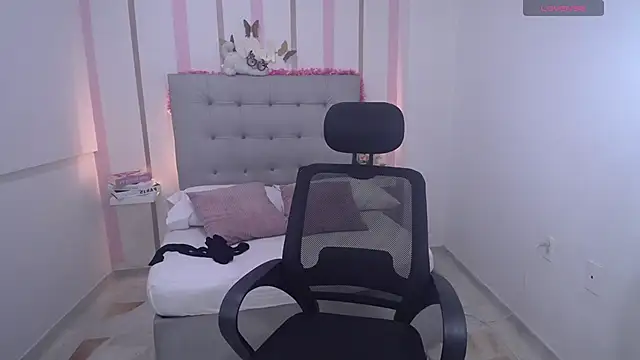 Anthonela love  online show from December 4, 12:04 pm