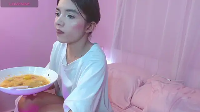 Snapshot of Sweetcristin chatting on June 30, 3:39 am Sweetcristin online show from June 30, 3:39 am