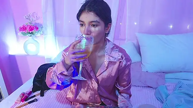 Sweetcristin online show from May 13, 12:28 am