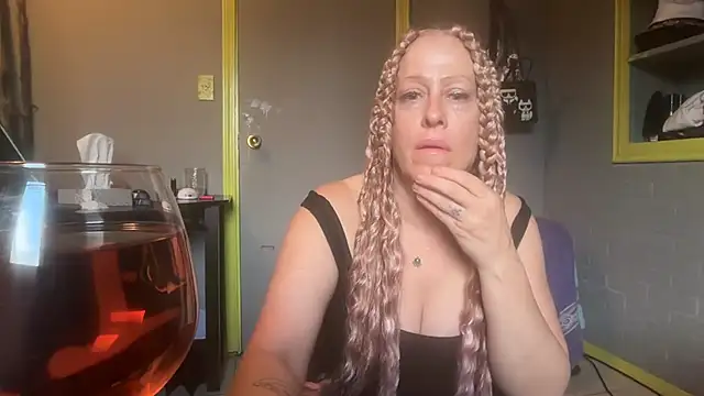 Snapshot of Soaponarope007 chatting on May 22, 2:26 pm Soaponarope007 online show from May 22, 2:26 pm