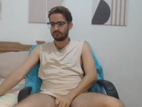 Snapshot of peterannaud chatting on November 15, 11:14 am peterannaud online show from November 15, 11:14 am