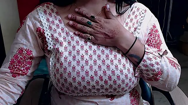 Naiaa-mylove online show from January 11, 8:10 am