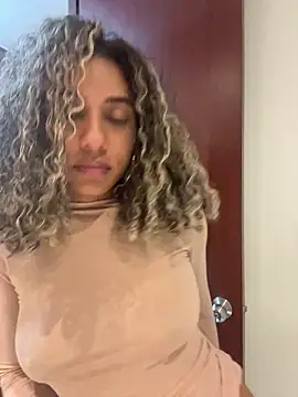 Snapshot of Belkaj chatting on December 3, 1:28 am Belkaj online show from December 3, 1:28 am