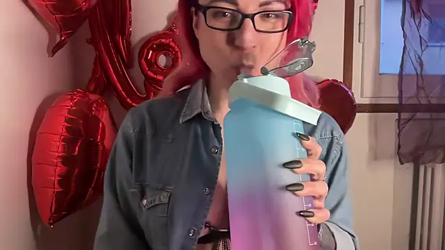 Snapshot of Nikky_Divine chatting on February 27, 5:05 pm Nikky Divine online show from February 27, 5:05 pm