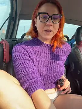 Nikky Divine online show from March 21, 2:54 pm