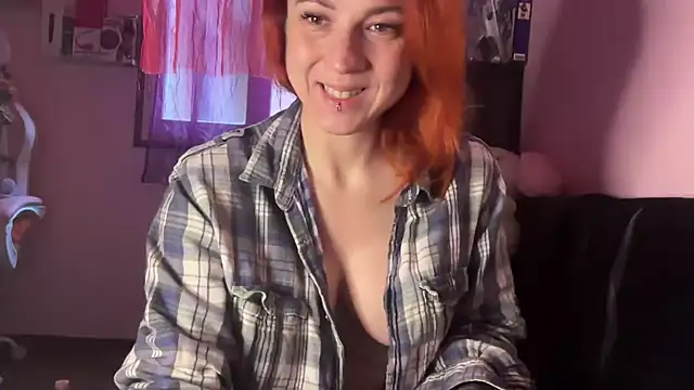 Snapshot of Nikky_Divine chatting on February 6, 7:37 am Nikky Divine online show from February 6, 7:37 am