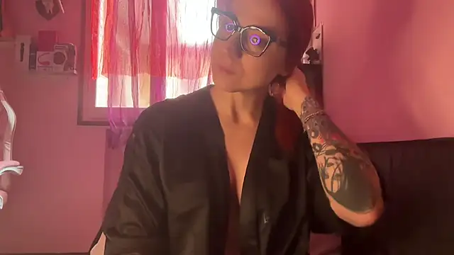 Nikky Divine online show from March 6, 8:53 am