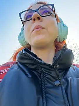 Nikky Divine online show from March 25, 8:25 am